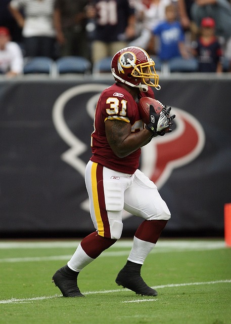 加拿大女足因偷拍被扣6分，最终小组三连胜出线.